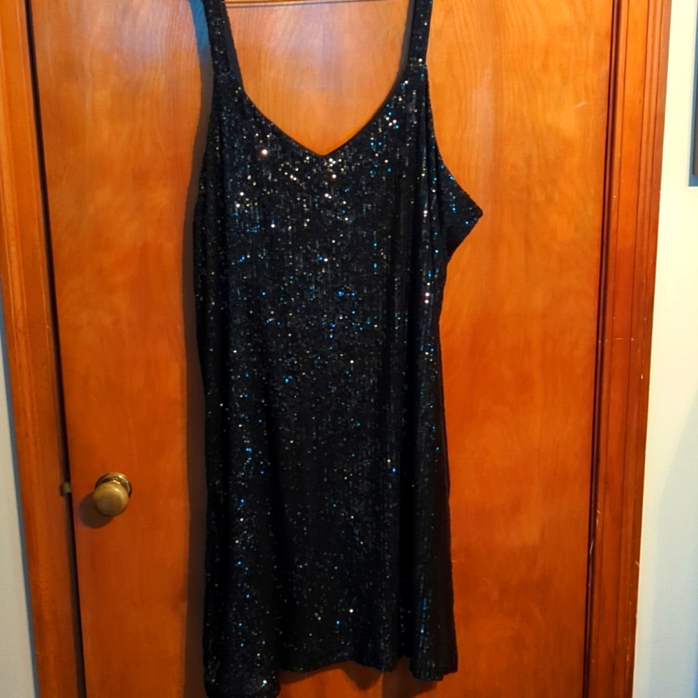 Sequins mini dress. 2x.